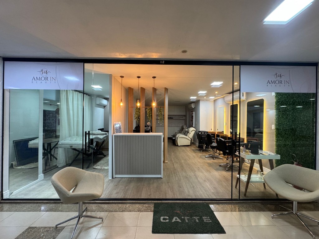 Ambiente interno do Amor IN Beauty — salão premium em Águas Claras